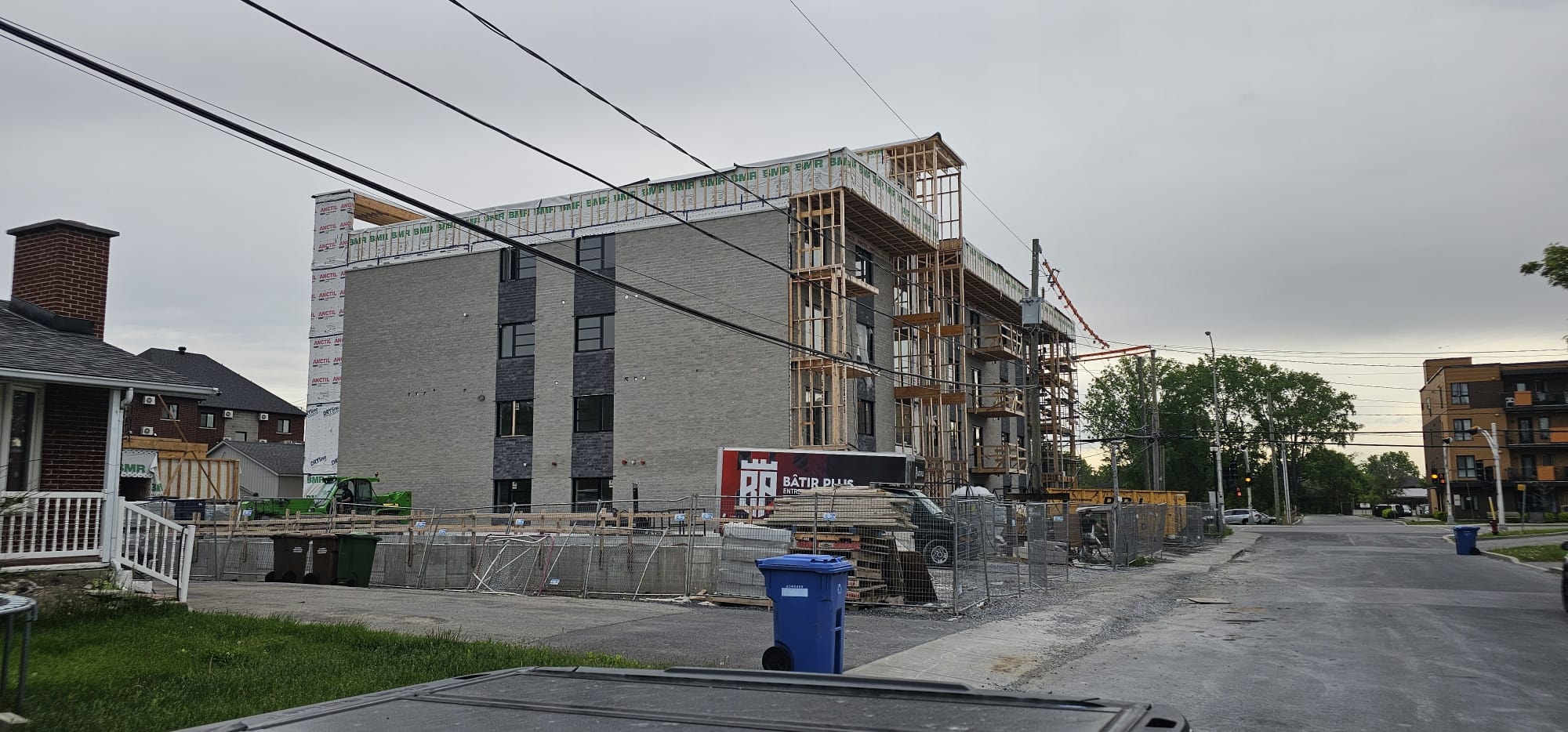 Construction d'un 28 logements — Saint-Constant — Bâtir Plus inc.